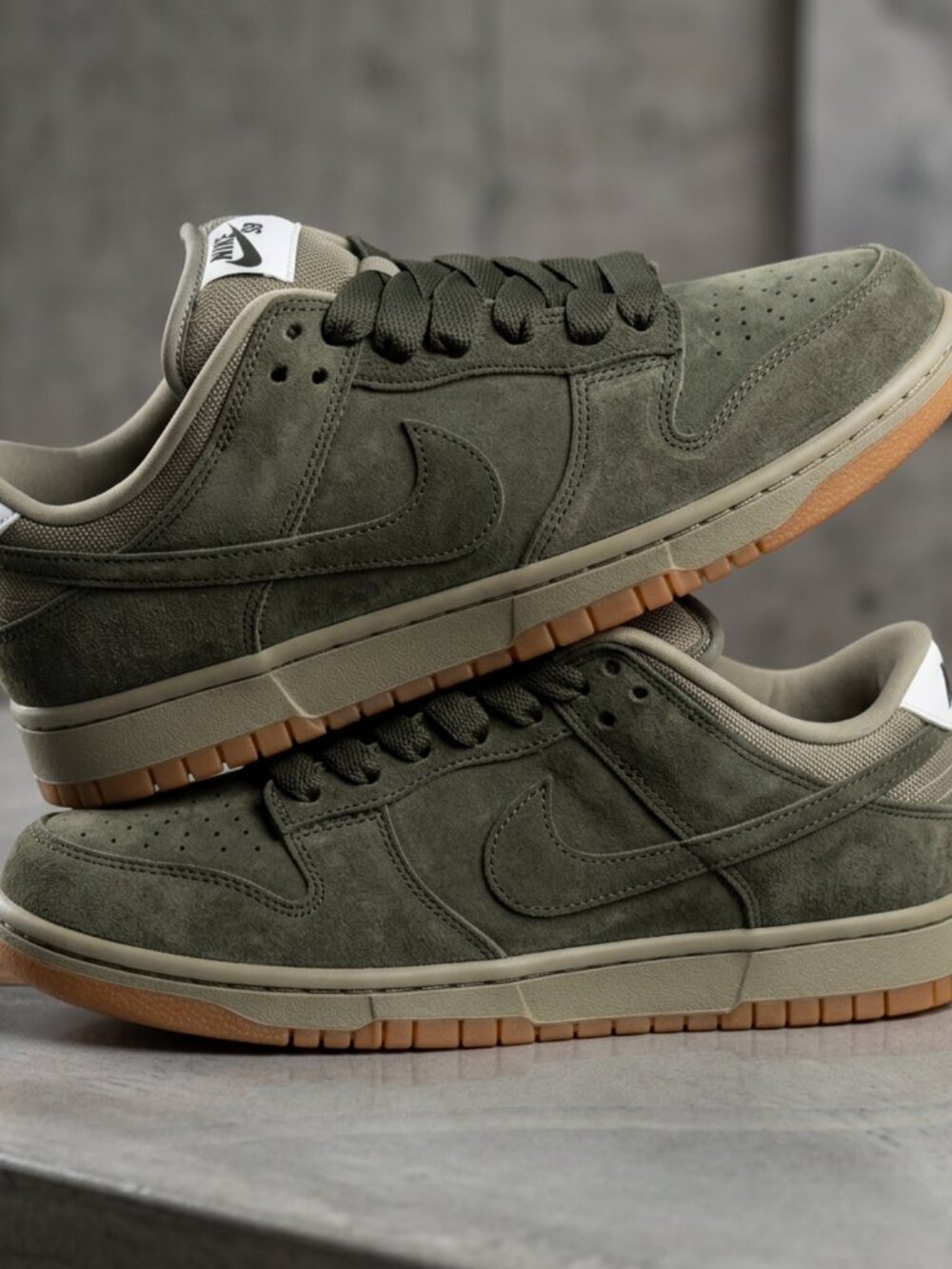 9M NIKE SB DUNK LOW - Sequoia/Sequoia/Oil Green - NEW